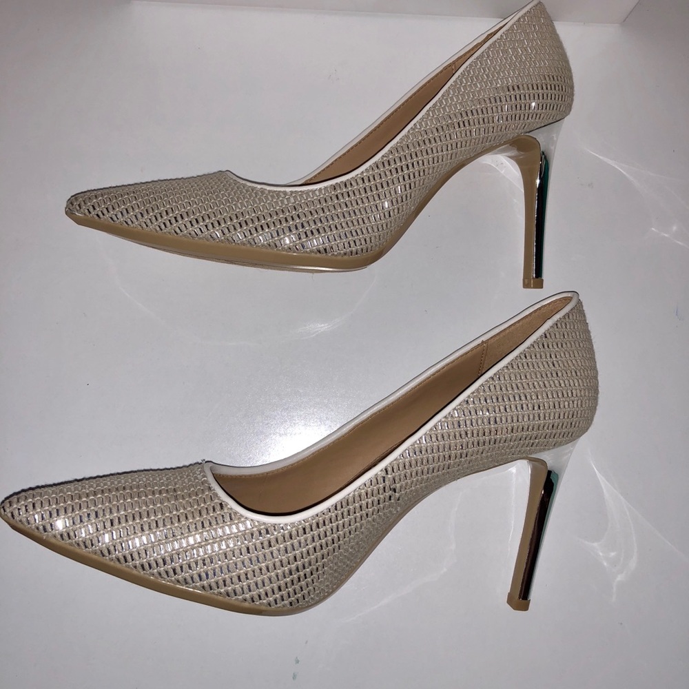 NWT CALVIN KLEIN ”Ronna” Metalic Woven Raffia Pumps/ Heels - Picture 3 of 9